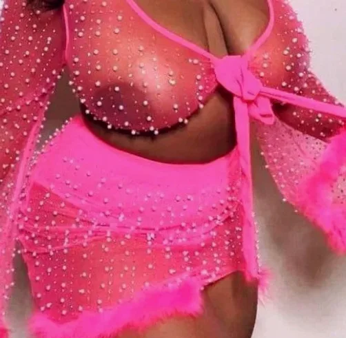 Alexandra, 39