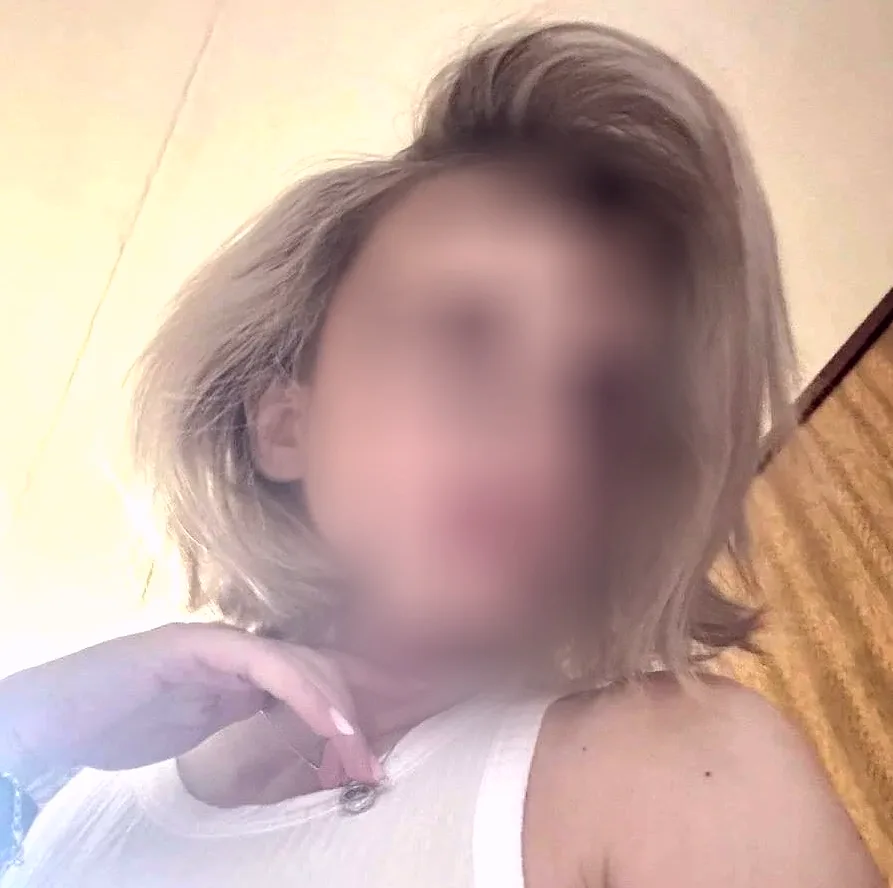Anna, 28