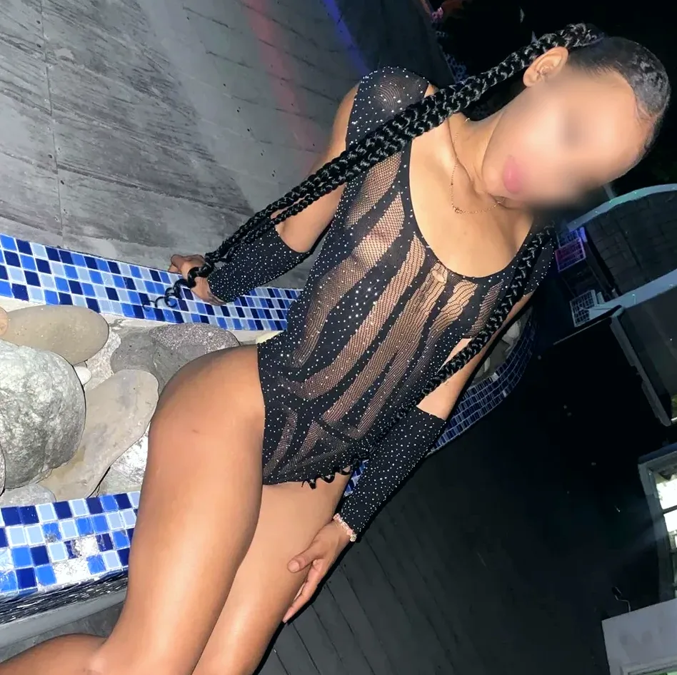 Bettina, 20