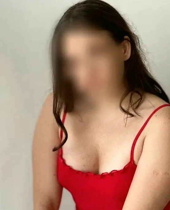 Diána, 28