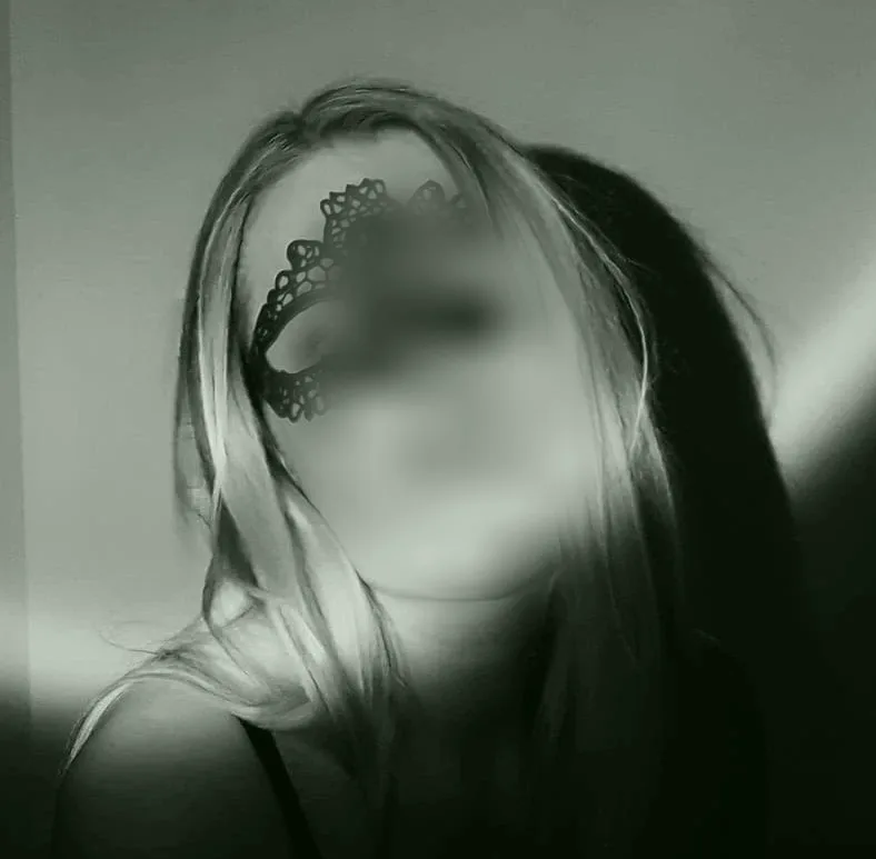 Dóra, 36