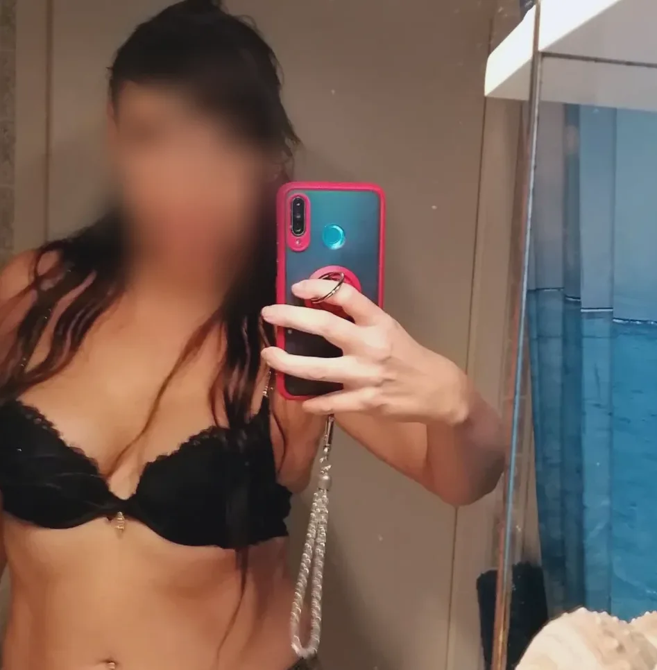 Noémi, 36
