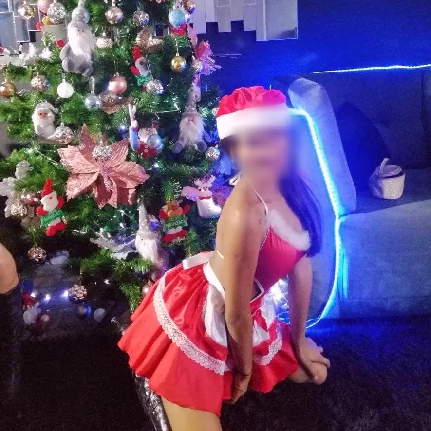 Rebeka, 20
