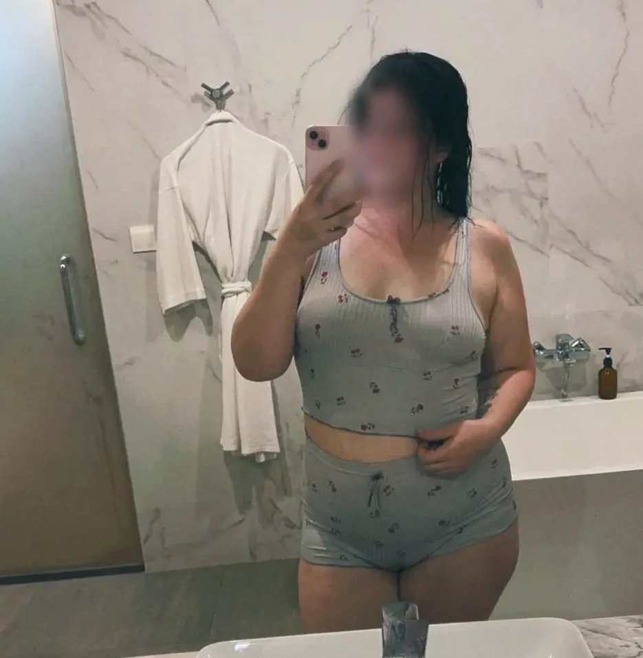 Renáta, 27
