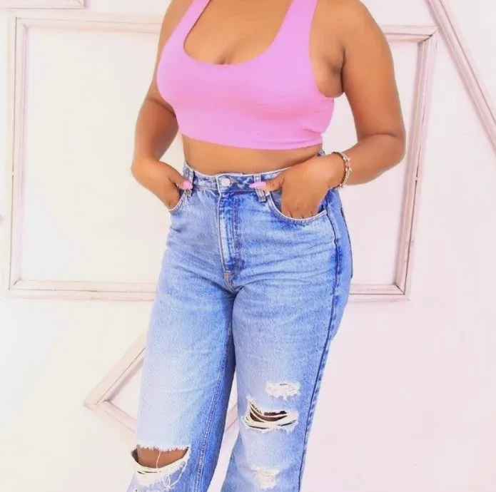 Tamara, 32